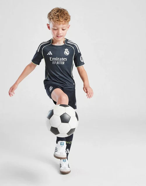 Real Madrid Kids' Away Kit 2025/26 + 3 FREE GIFTS 🎁