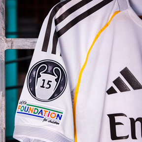 Real Madrid Home Shirt 25/26 + Champions League Patch + FREE GIFT 🎁 