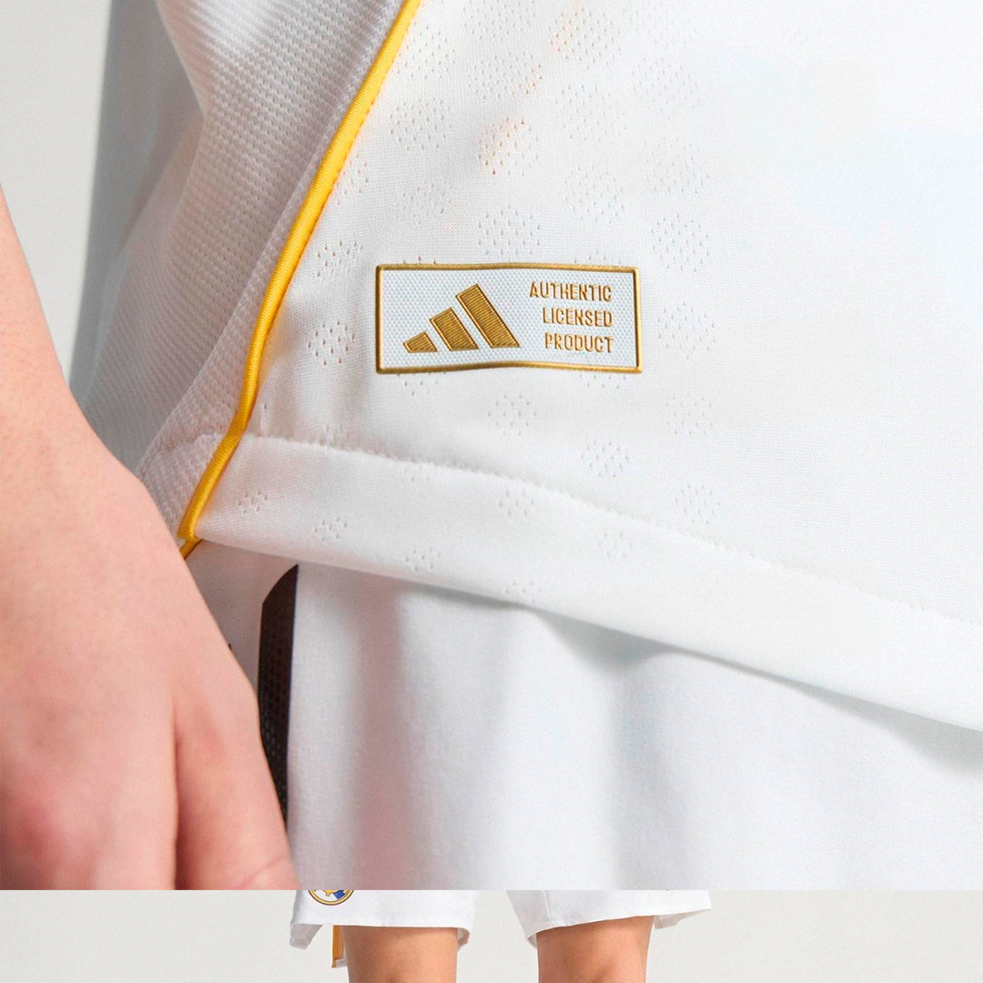 Real Madrid Home White Shirt 25/26 + La Liga Patch + FREE GIFT 🎁 